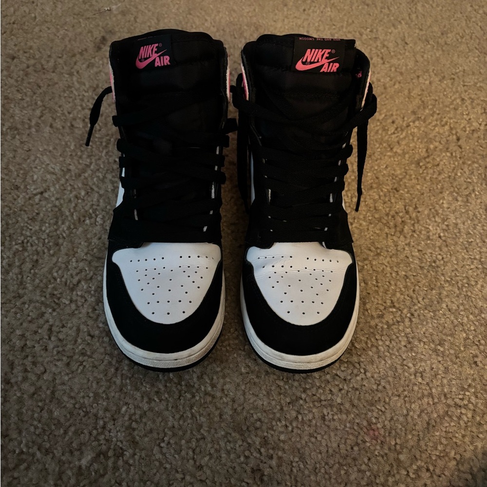 Jordan Women's Black and Pink Sneakers
